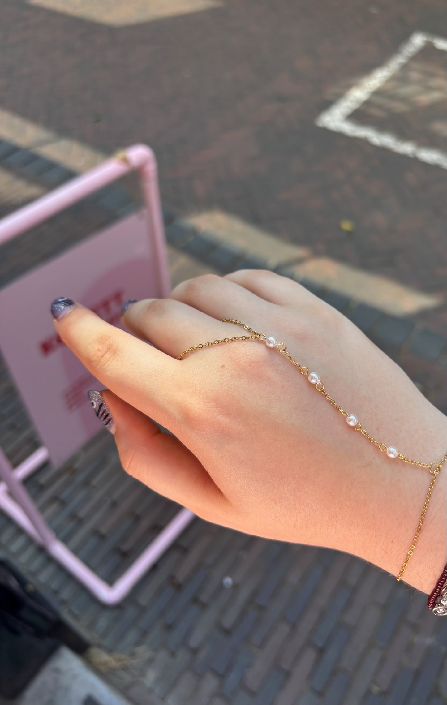 Handchain pearly