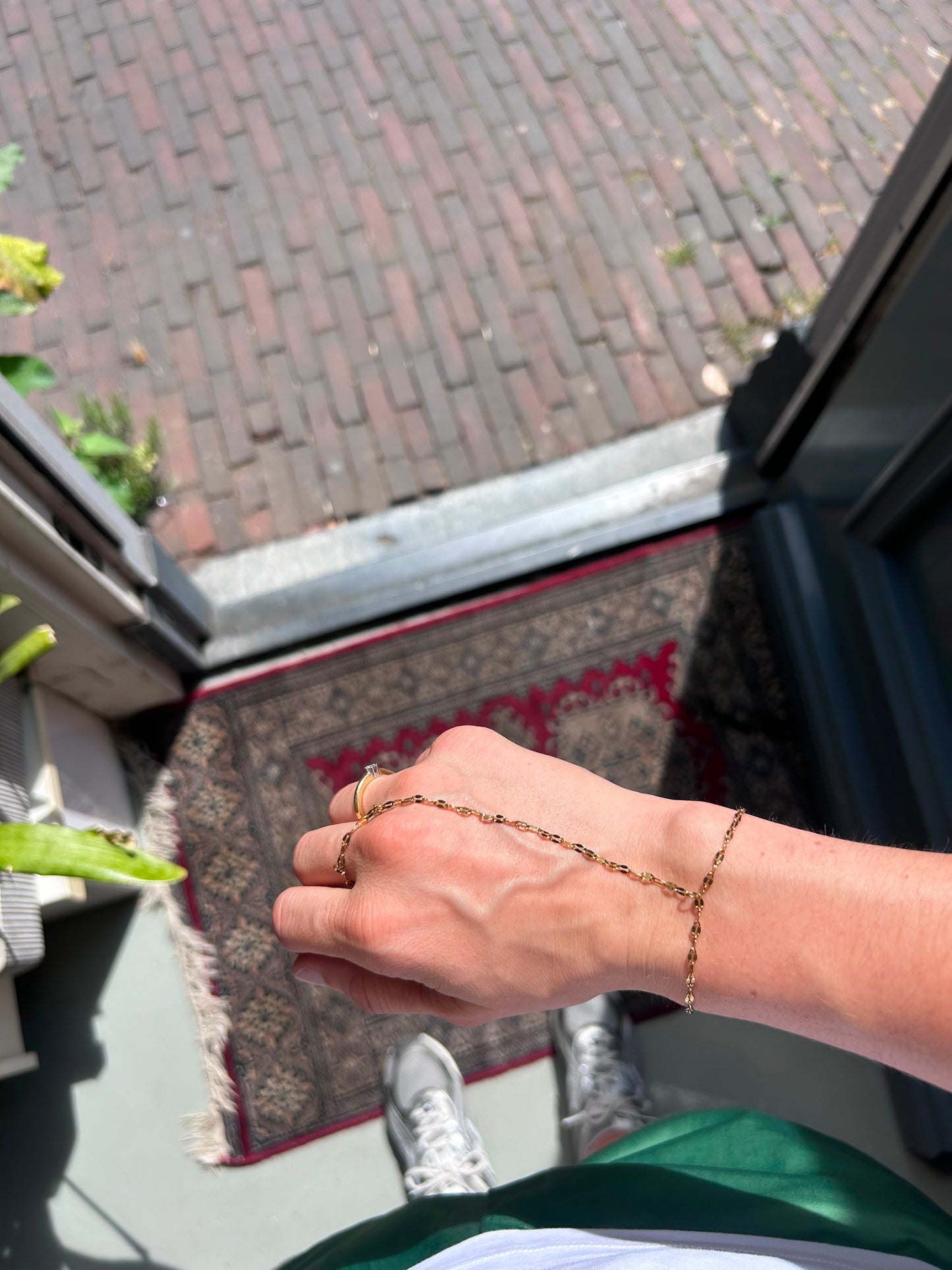 Handchain Simple