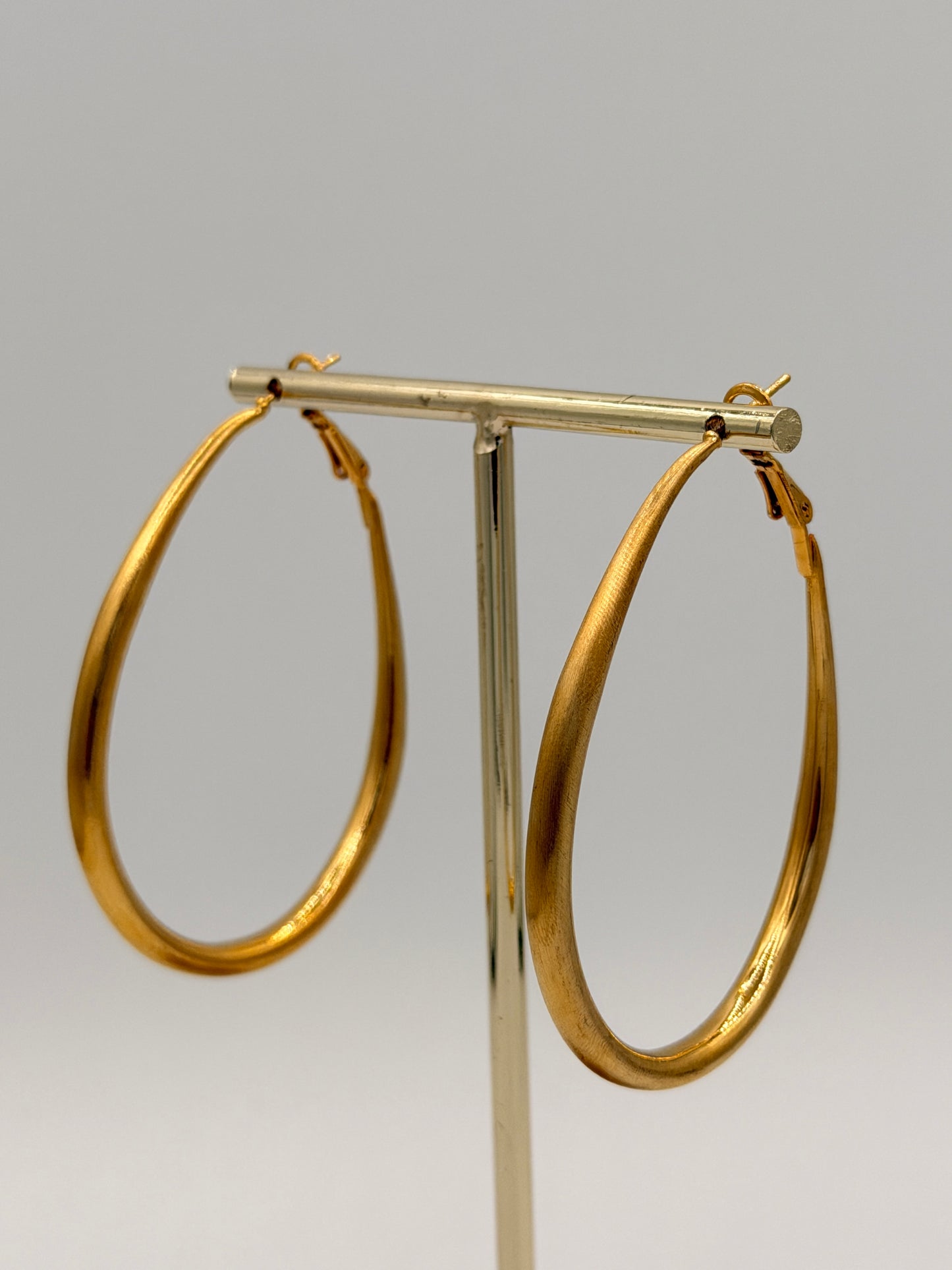 Hoops Oval Betty brushed