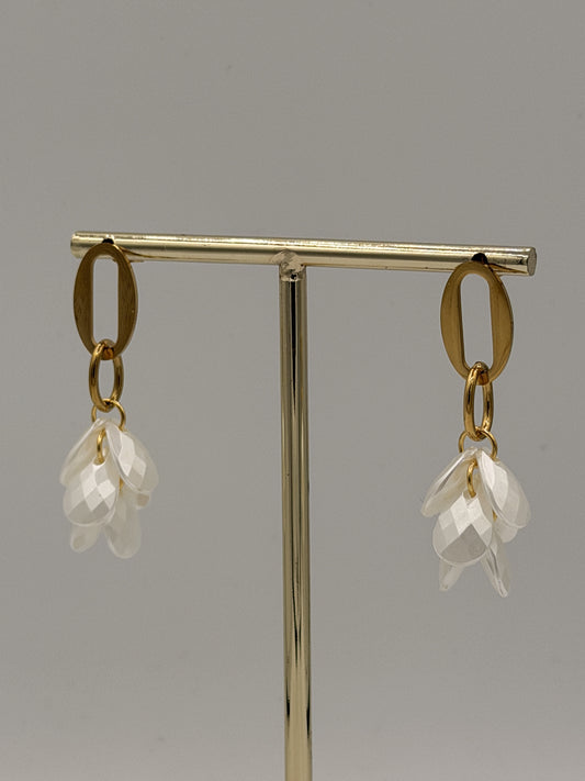 Oorbel Dangly Pearls Gold