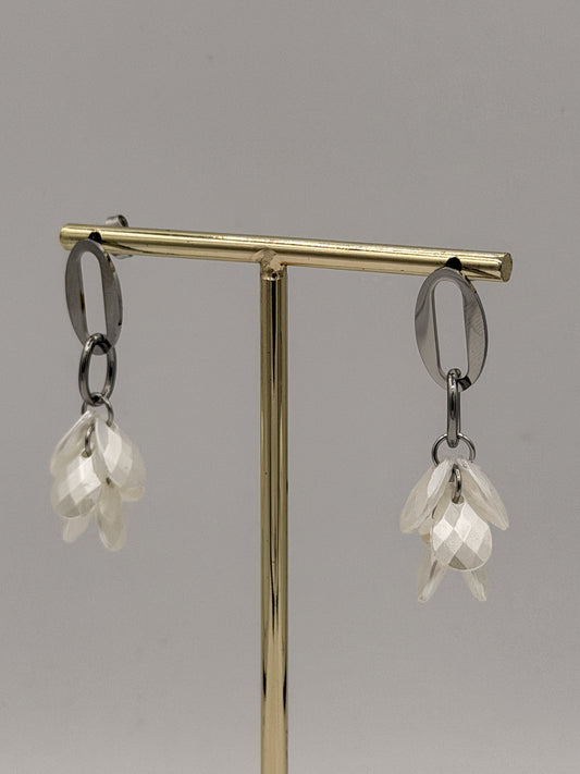 Oorbel Dangly Pearls Zilver