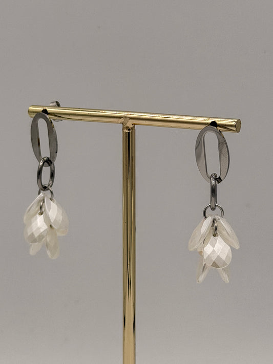 Oorbel Dangly Pearls Zilver