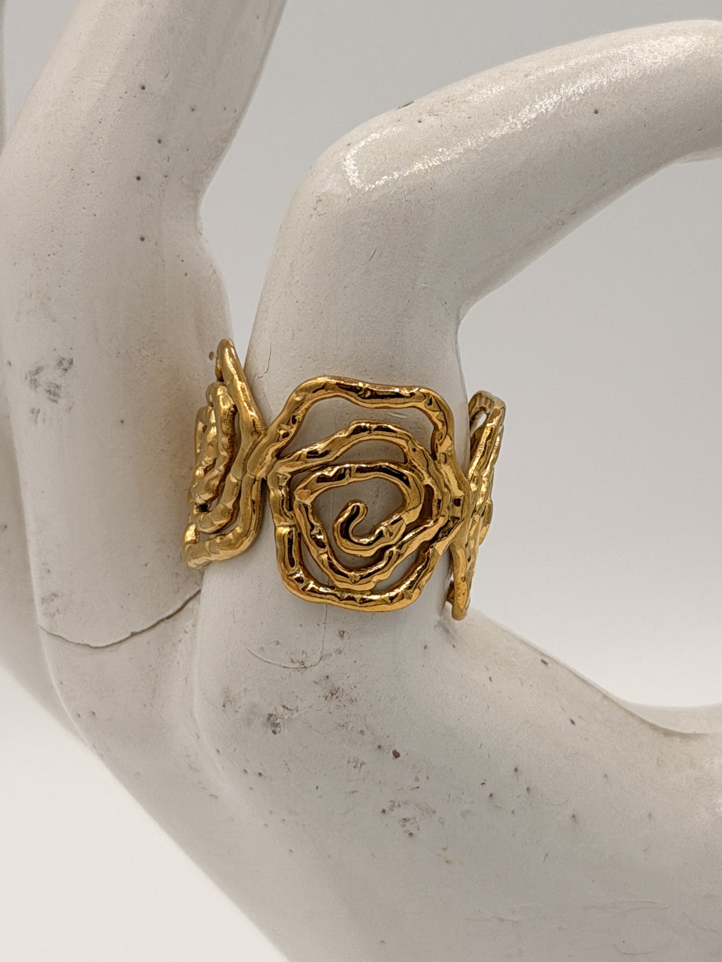Ring Twirl